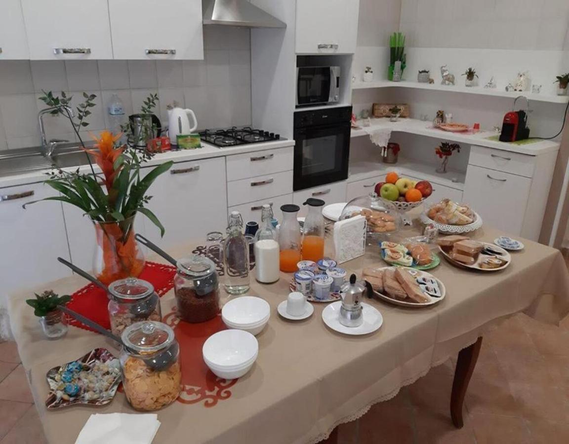 Serena Rooms Solofra Bagian luar foto