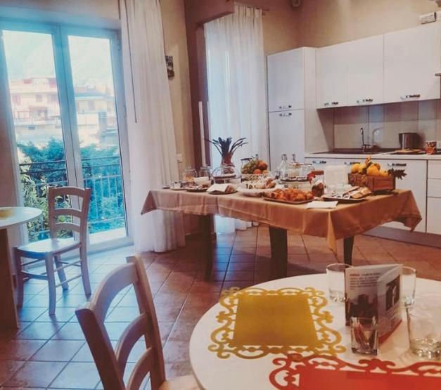 Serena Rooms Solofra Bagian luar foto