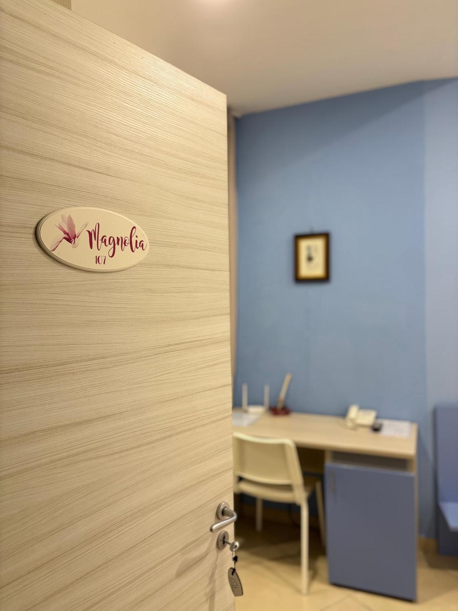 Serena Rooms Solofra Bagian luar foto