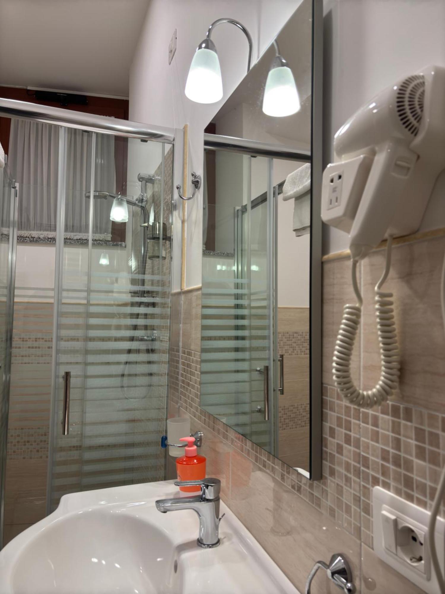 Serena Rooms Solofra Bagian luar foto