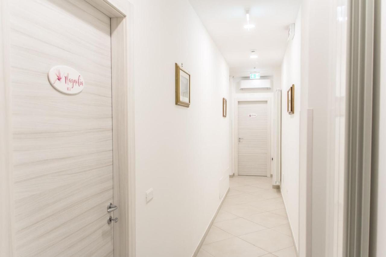 Serena Rooms Solofra Bagian luar foto